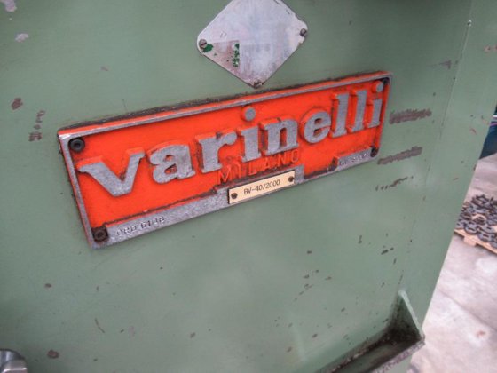 1981 VARINELLI BV-40/2000 内部拉削机