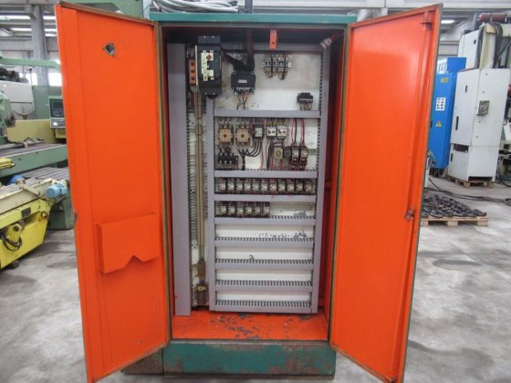 1981 VARINELLI BV-40/2000 内部拉削机