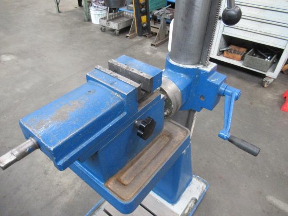 FAMUP RAG 30 列钻床