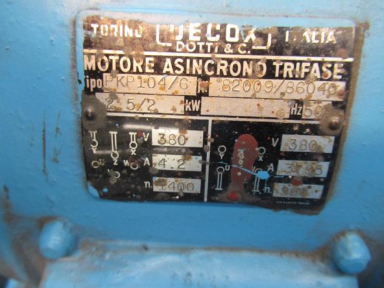 フェランド金属成形機