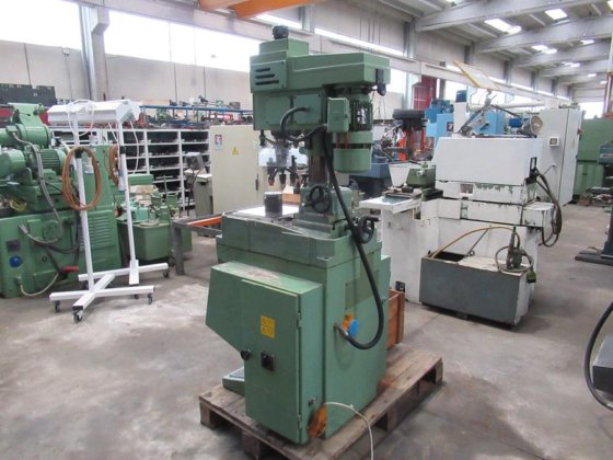 1975 VIGEL M65/T 回转工作台攻丝机