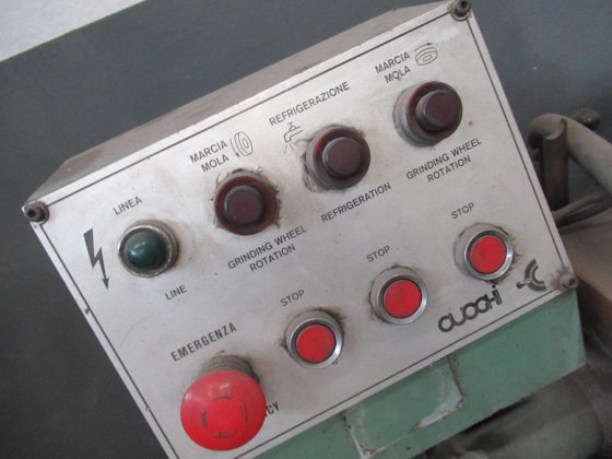 CUOGHI APE 40 磨锐机用于麻花钻