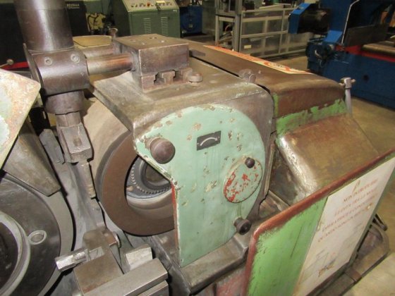 BSA 8号固定中心无心磨床