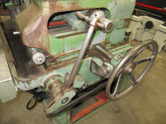 BSA 8号固定中心无心磨床