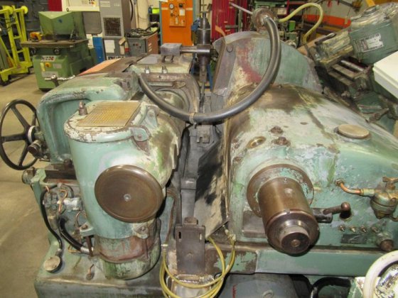 BSA 8号固定中心无心磨床