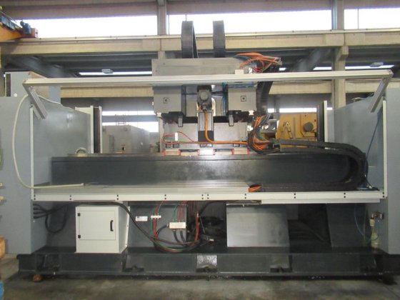 2002 FIDIA K 211/5 5轴立式加工中心