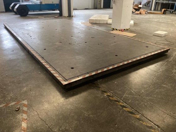 6000x3000 N.3 鋳鉄製テーブル面