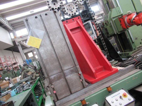 H=1500x610 角钢板带T槽