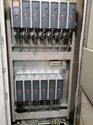 無料のボトルコンベア