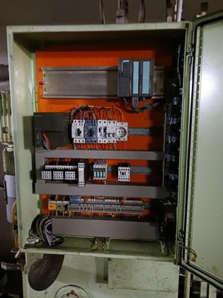 ボックススタッカー