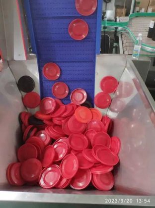 全自动瓶装颗粒罐头糖果灌装机封口旋盖贴标机