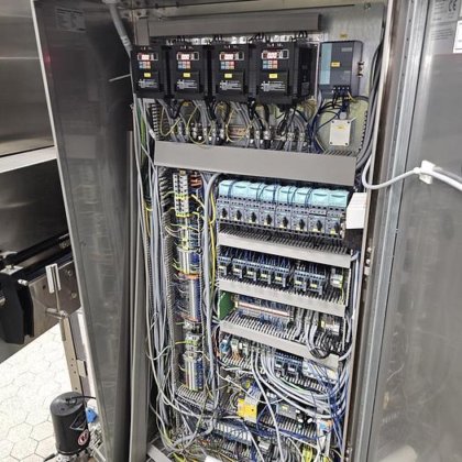 使い捨てボトル充填ライン