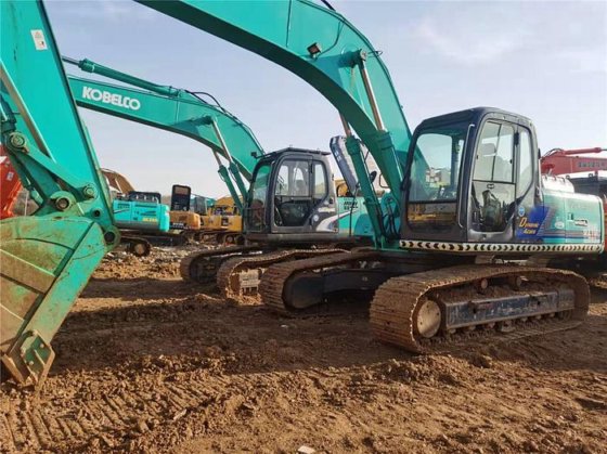 Kobelco SK210