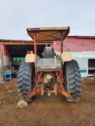 Case 1070 Tractor w/ New