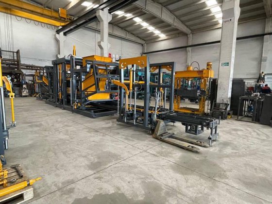 BS-30 砌块、砖块和路面砖制造机