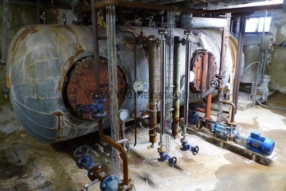 凝縮水収集容器