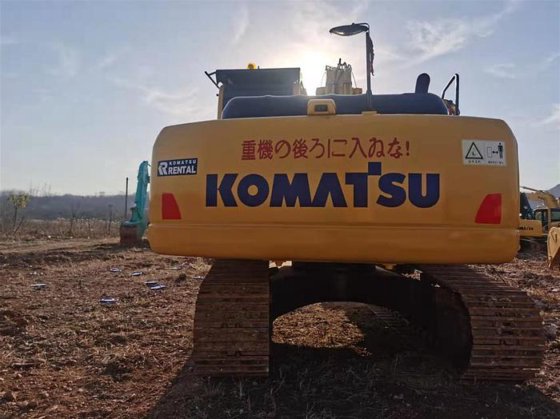 2017 Komatsu PC200-8