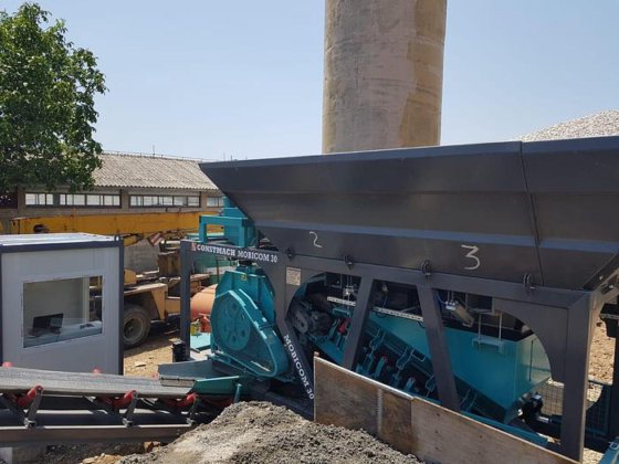 移动混凝土搅拌站