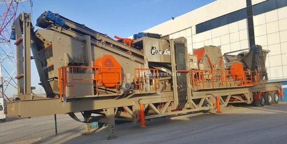 移动式碎石机（三级+初级颚式破碎机）