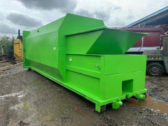 35 YD PTR Self Contained Compactor Model 350 in East Brunswick, NJ, USA