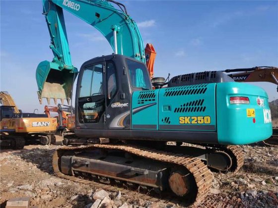 Kobelco SK250