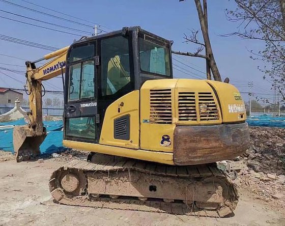 KOMATSU PC60