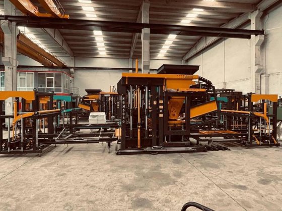 BS-30 砌块、砖块和路面砖制造机