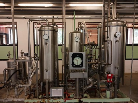 使い捨てボトル用PET充填ライン