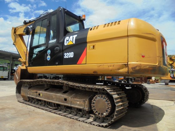 2013 キャタピラー 320D-E