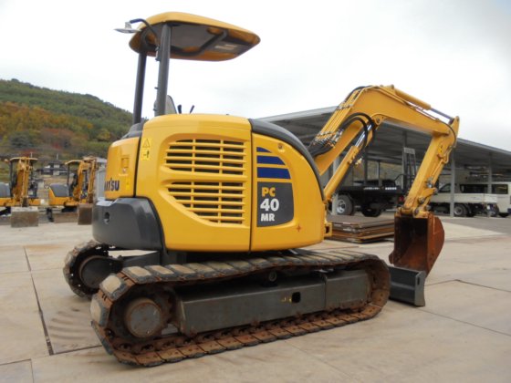 2012 コマツ PC40MR-3