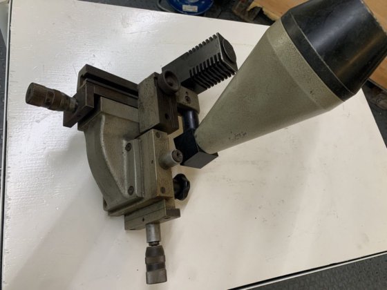 用于显微镜的三维支架 "Ewag