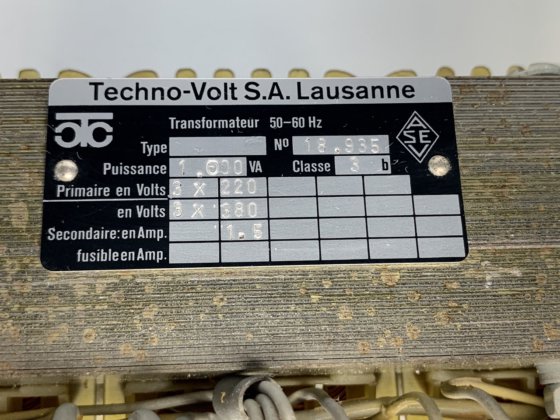 AUTO-TRANSFORMATEUR “TECHNO-VOLT” TYPE 1000-VA