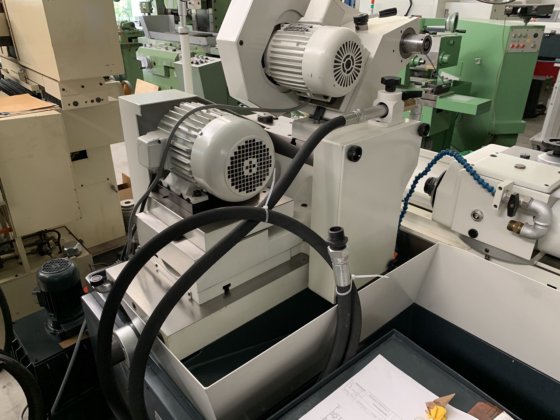 円筒研削盤 チュ-ディン HTG-610