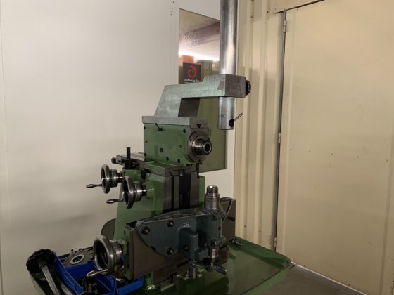 Schaublin" 12 型万能铣床