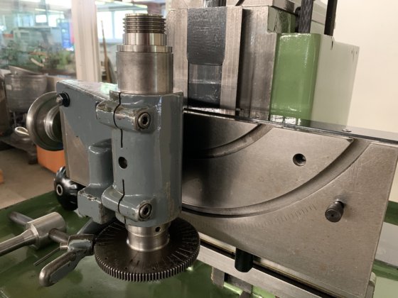 Schaublin" 12 型万能铣床