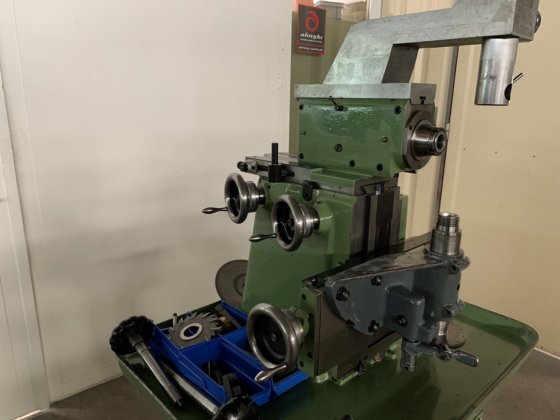 Schaublin" 12 型万能铣床