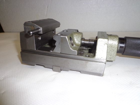 SCHRAUBSTOCK “GRESSEL” BACKENBREITE 75 MM