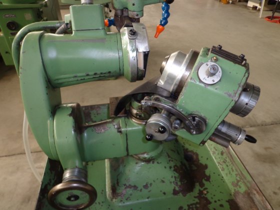 2-32 型 "克里斯顿 "钻头磨床