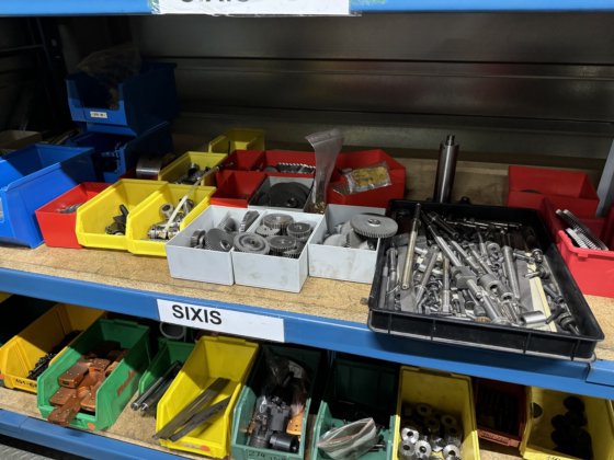 为六号机床提供的大量配件