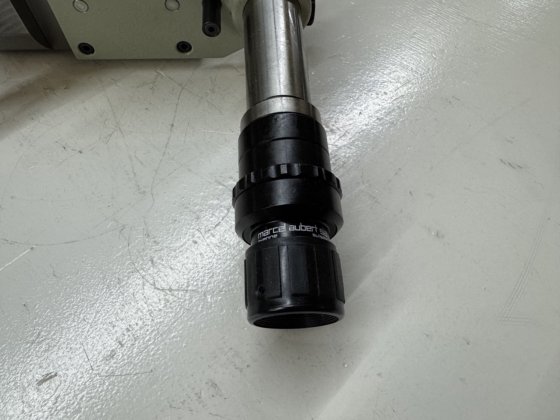 带支架的 180 型 "Schaublin "定心显微镜