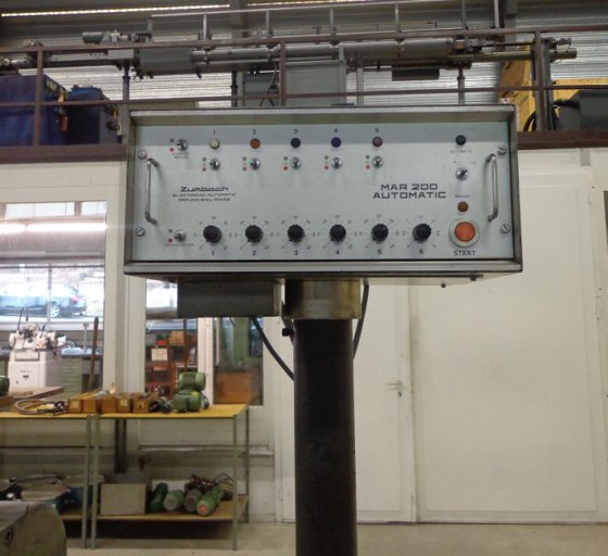 三脚架 "式 Mar 200 自动外圆磨床