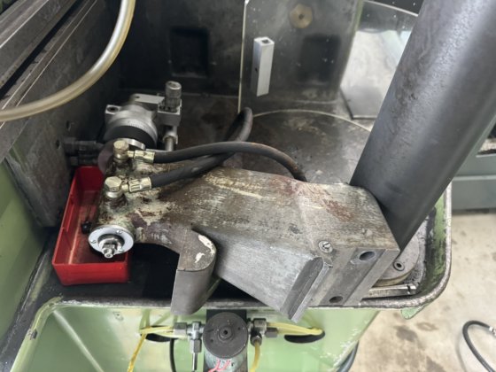 トリペット "タイプMAR200自動円筒研削盤