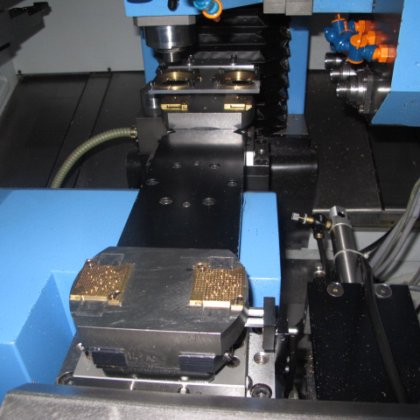 マシニングセンター "アルマック "タイプCU-1005