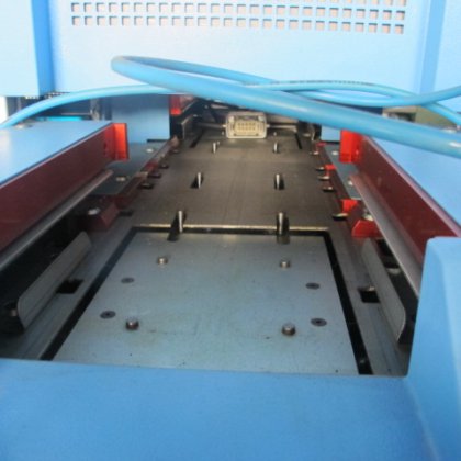 CU-1005 型 "Almac "加工中心