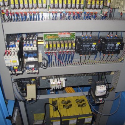 CU-1005 型 "Almac "加工中心