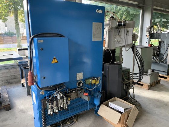 MUELLER" 型 MPS-R 600 平面磨床