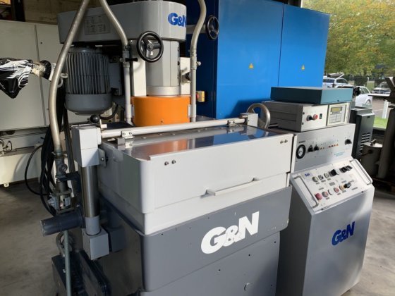 MUELLER" 型 MPS-R 600 平面磨床