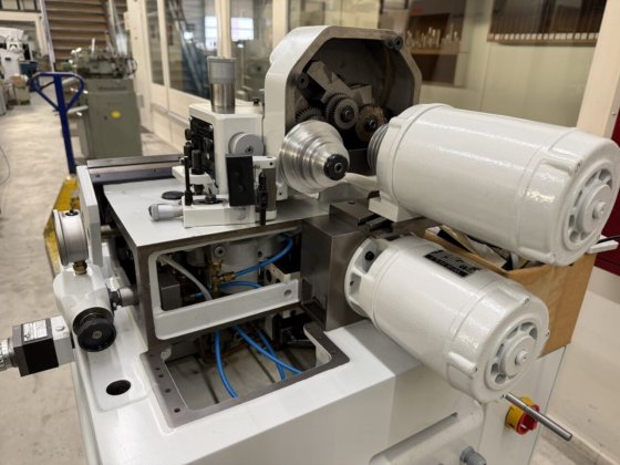 Wahli W-90 ホブ盤