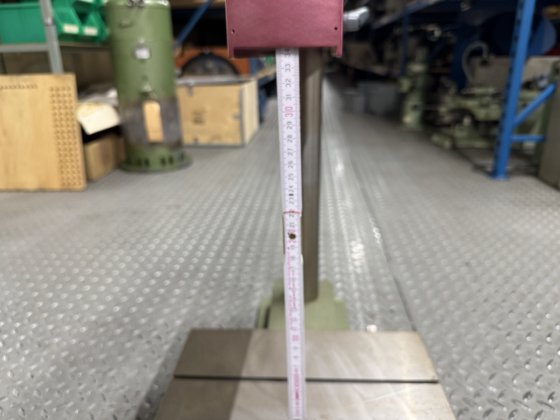 用于 SALLAZ B 160 型钻床的带工作台的支架