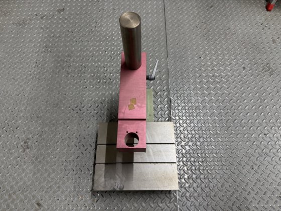 用于 SALLAZ B 160 型钻床的带工作台的支架